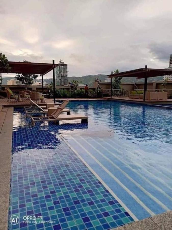 Апартаменти Horizon 101 A2 Shortwalk Robinson Mall Mango Square Bar Cebu Екстер'єр фото