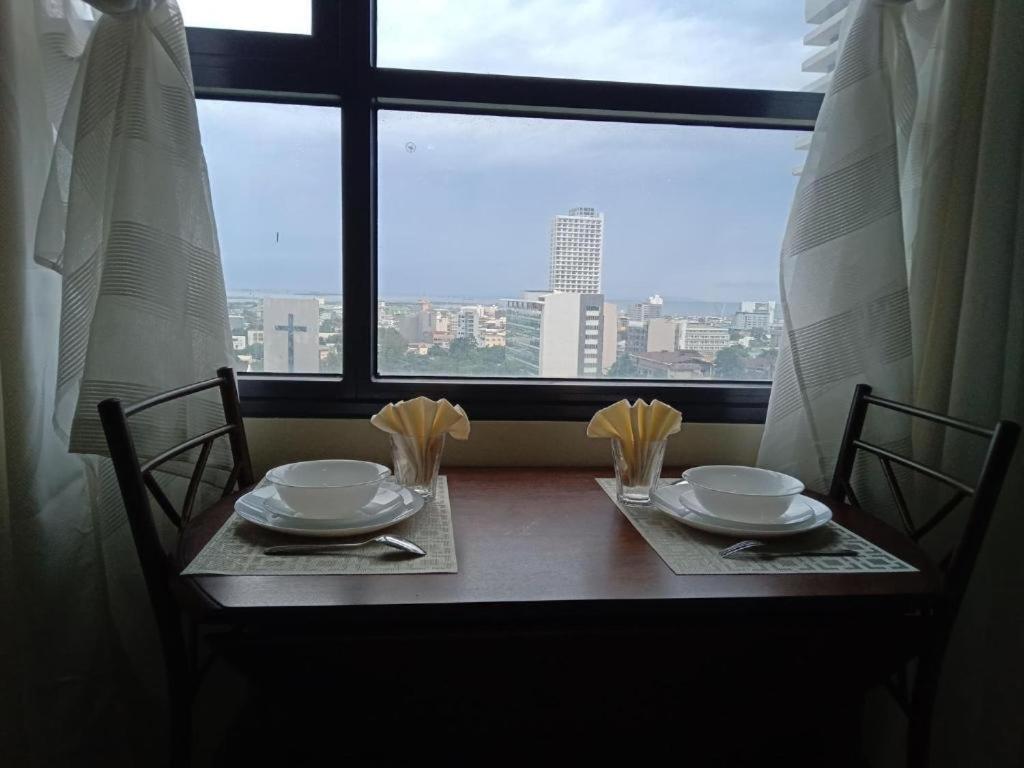 Апартаменти Horizon 101 A2 Shortwalk Robinson Mall Mango Square Bar Cebu Екстер'єр фото