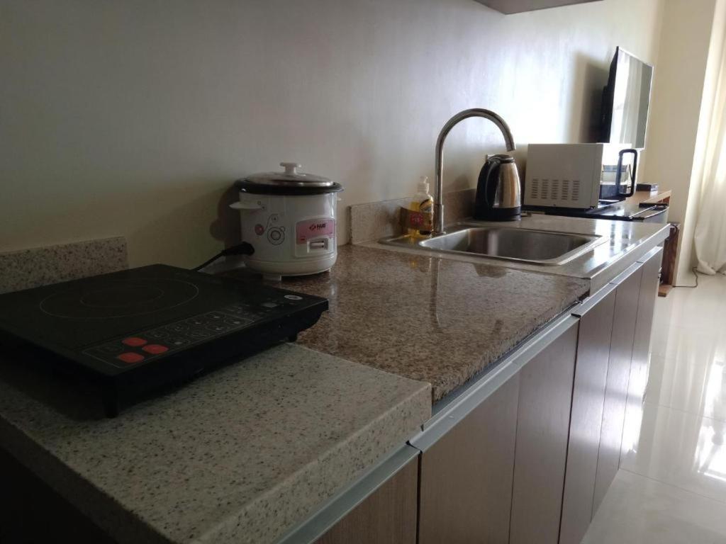 Апартаменти Horizon 101 A2 Shortwalk Robinson Mall Mango Square Bar Cebu Екстер'єр фото